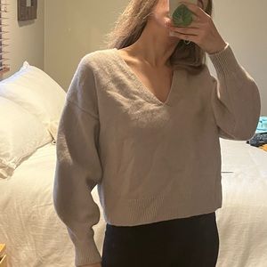H&M Wool Sweater Cropped V Neck Beige SIZE SMALL